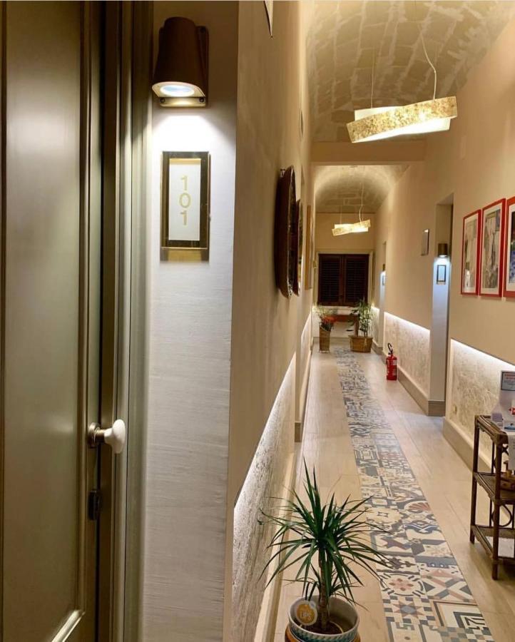 Albergo Bouganville ファヴィニャーナ エクステリア 写真
