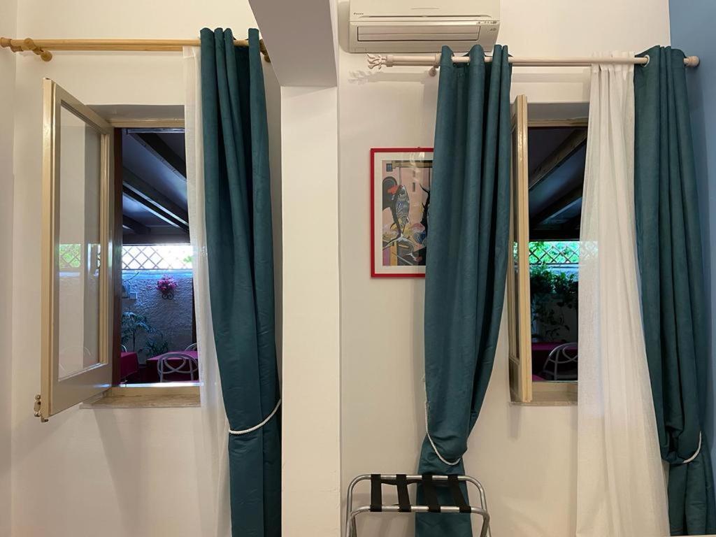 Albergo Bouganville ファヴィニャーナ エクステリア 写真