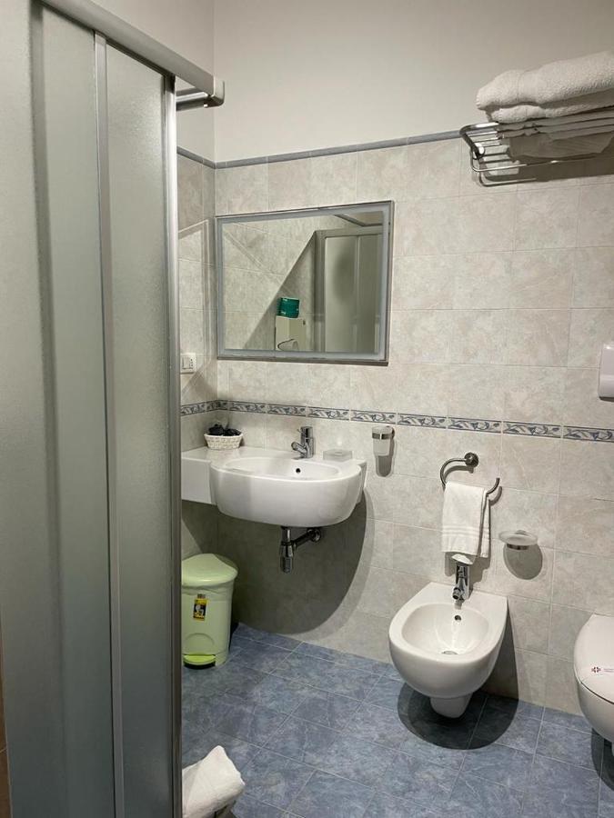 Albergo Bouganville ファヴィニャーナ エクステリア 写真