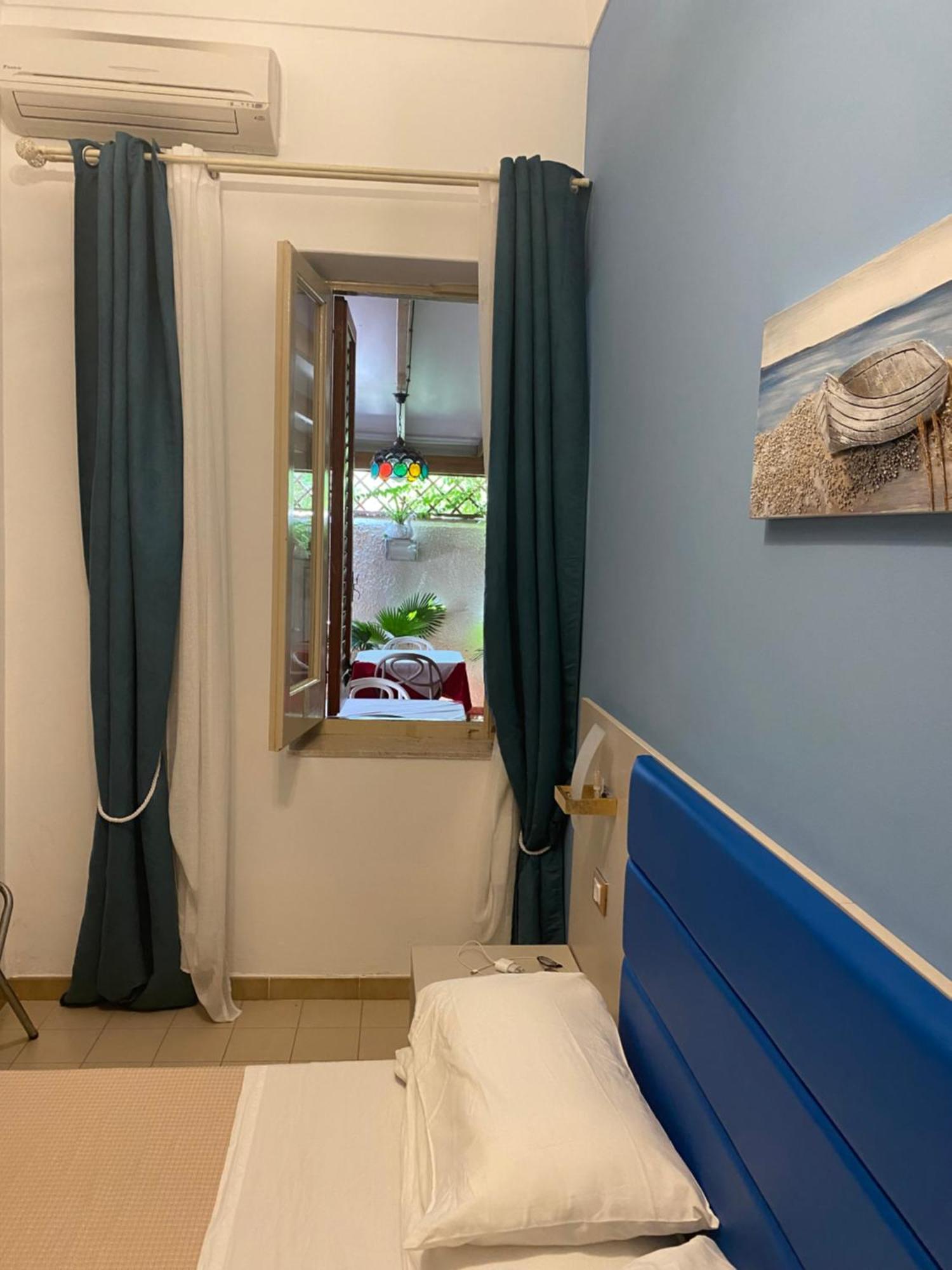Albergo Bouganville ファヴィニャーナ エクステリア 写真
